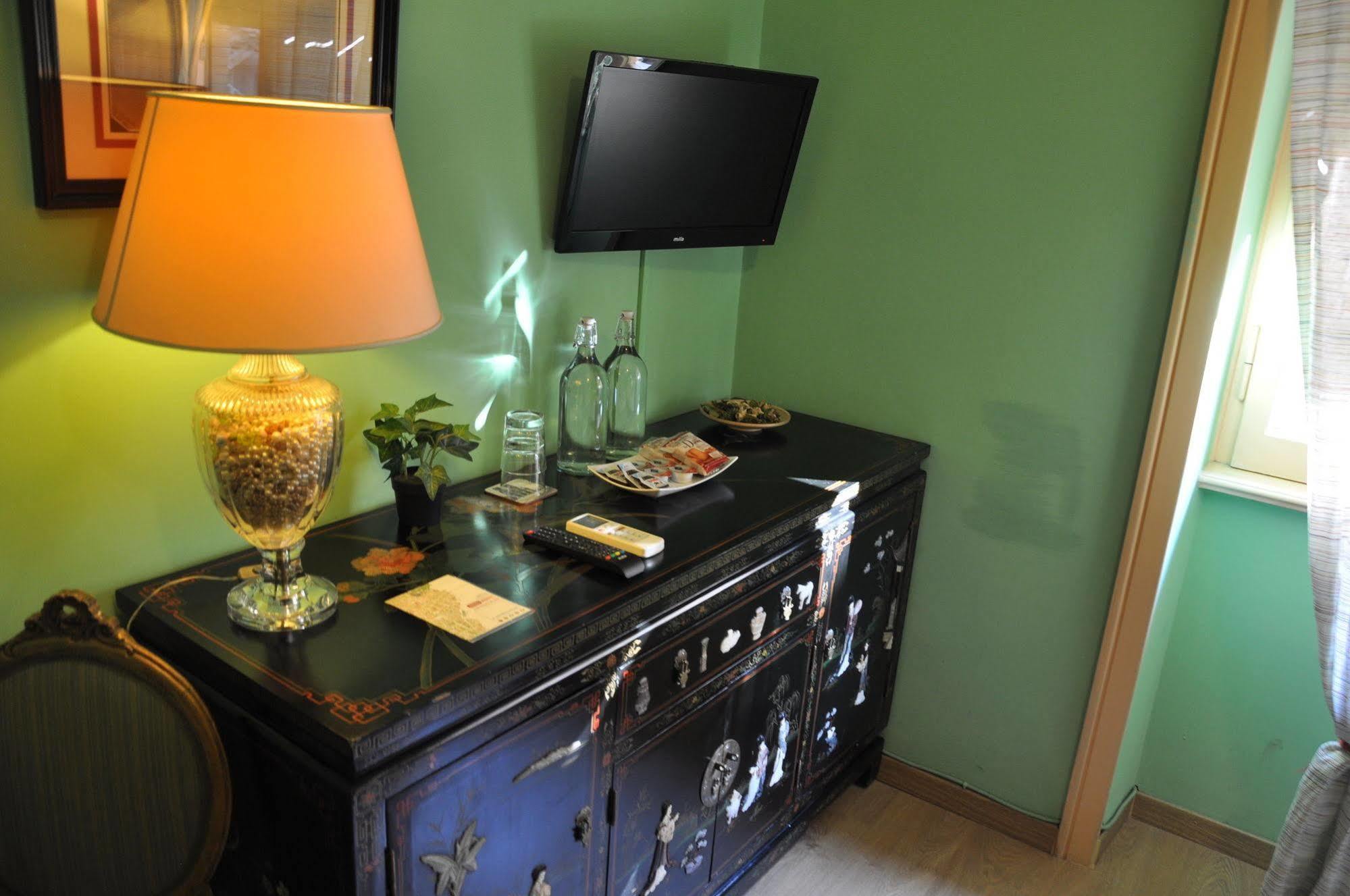 Capocchia House Bed & Breakfast Рим Екстериор снимка