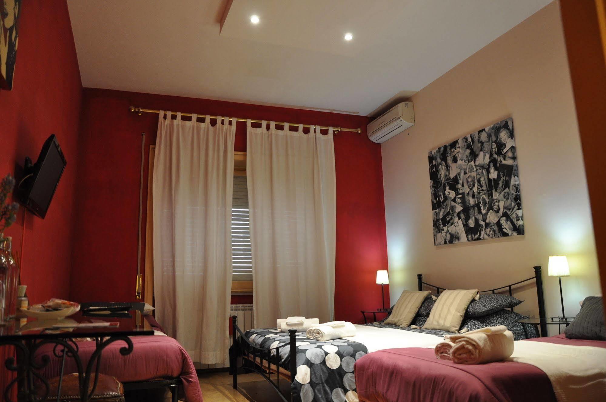 Capocchia House Bed & Breakfast Рим Екстериор снимка